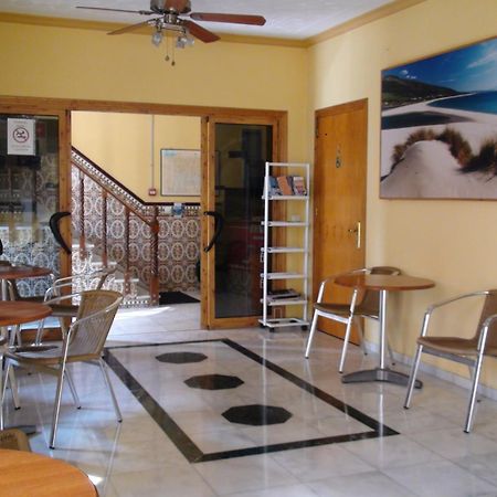 Готель Hostal Tarik Таріфа Екстер'єр фото