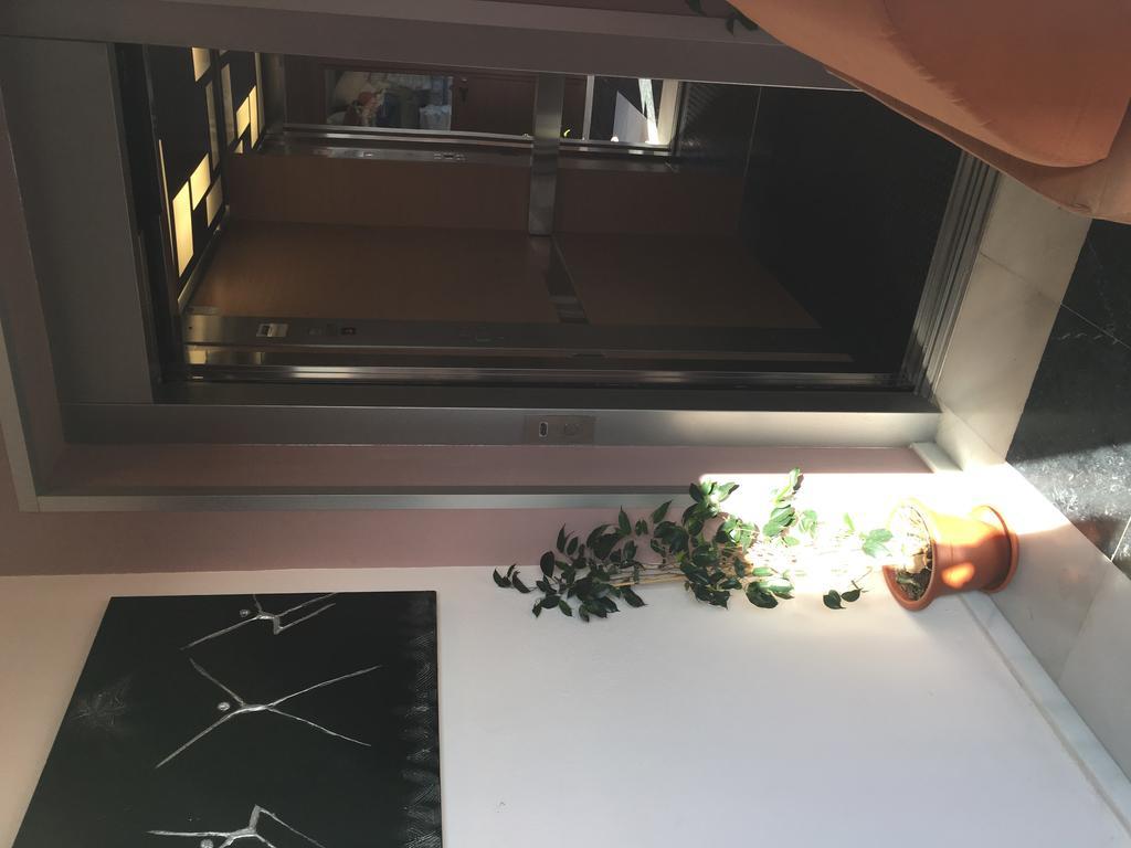 Готель Hostal Tarik Таріфа Екстер'єр фото