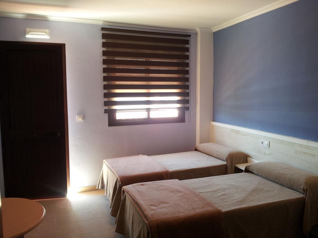 Готель Hostal Tarik Таріфа Екстер'єр фото